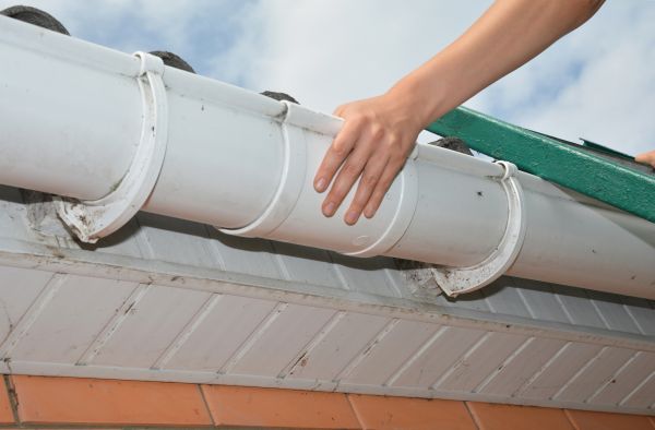 Cost of Gutter Reattachment in Tacoma